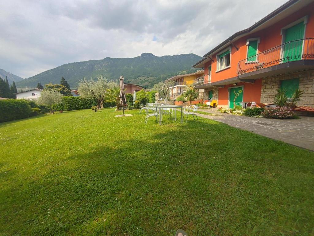Villa Leilani B&B Sale Marasino Luaran gambar